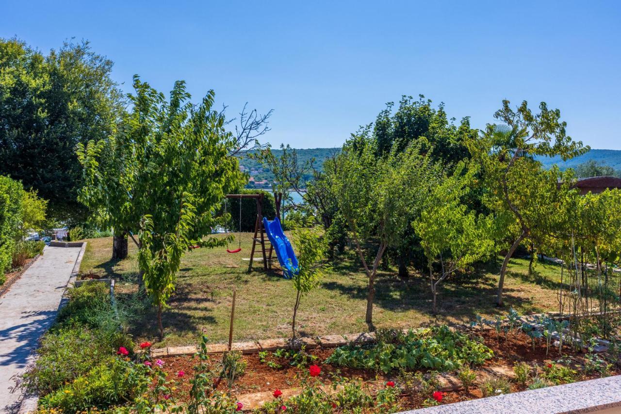 Apartments Star By The Sea Čižići Exterior foto