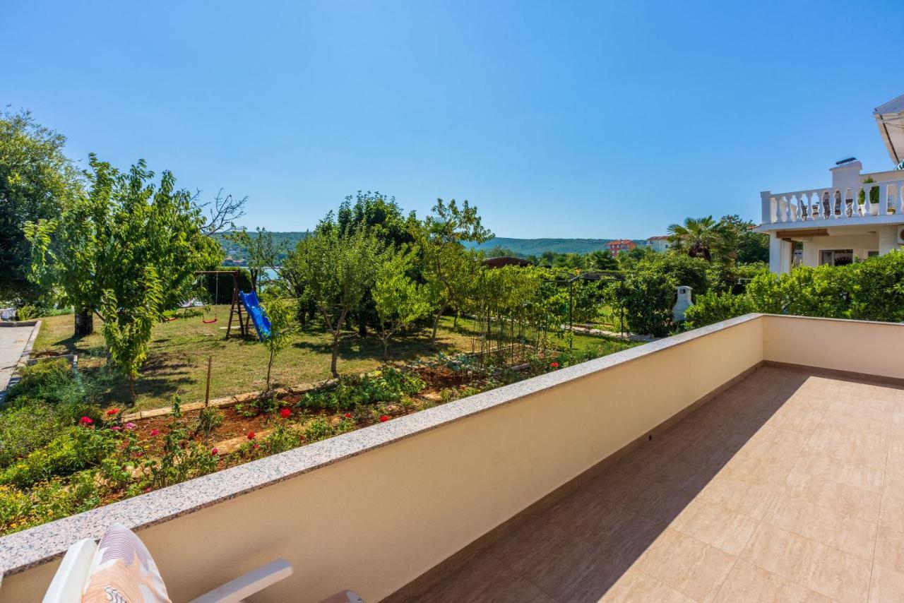 Apartments Star By The Sea Čižići Exterior foto
